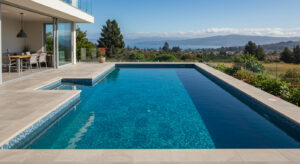 5 consejos esenciales para remodelar tu piscina con éxito